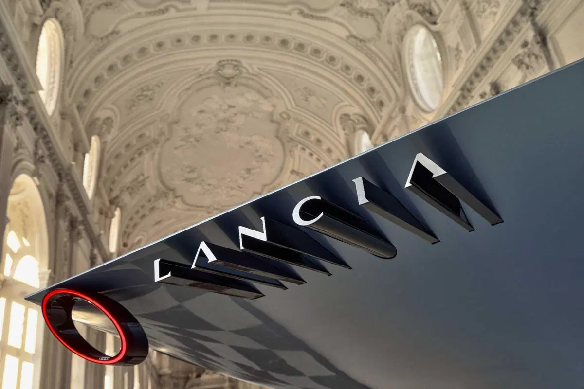 Lancia, il futuro parte dal nuovo logo, e nel 2028... [VIDEO] (18)