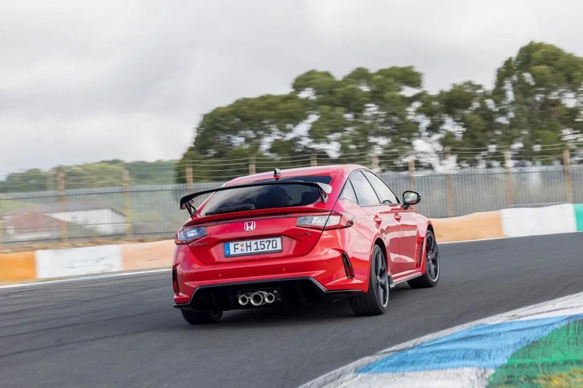 Honda Civic Type R: &egrave; la trazione anteriore pi&ugrave; ASSURDA [VIDEO]