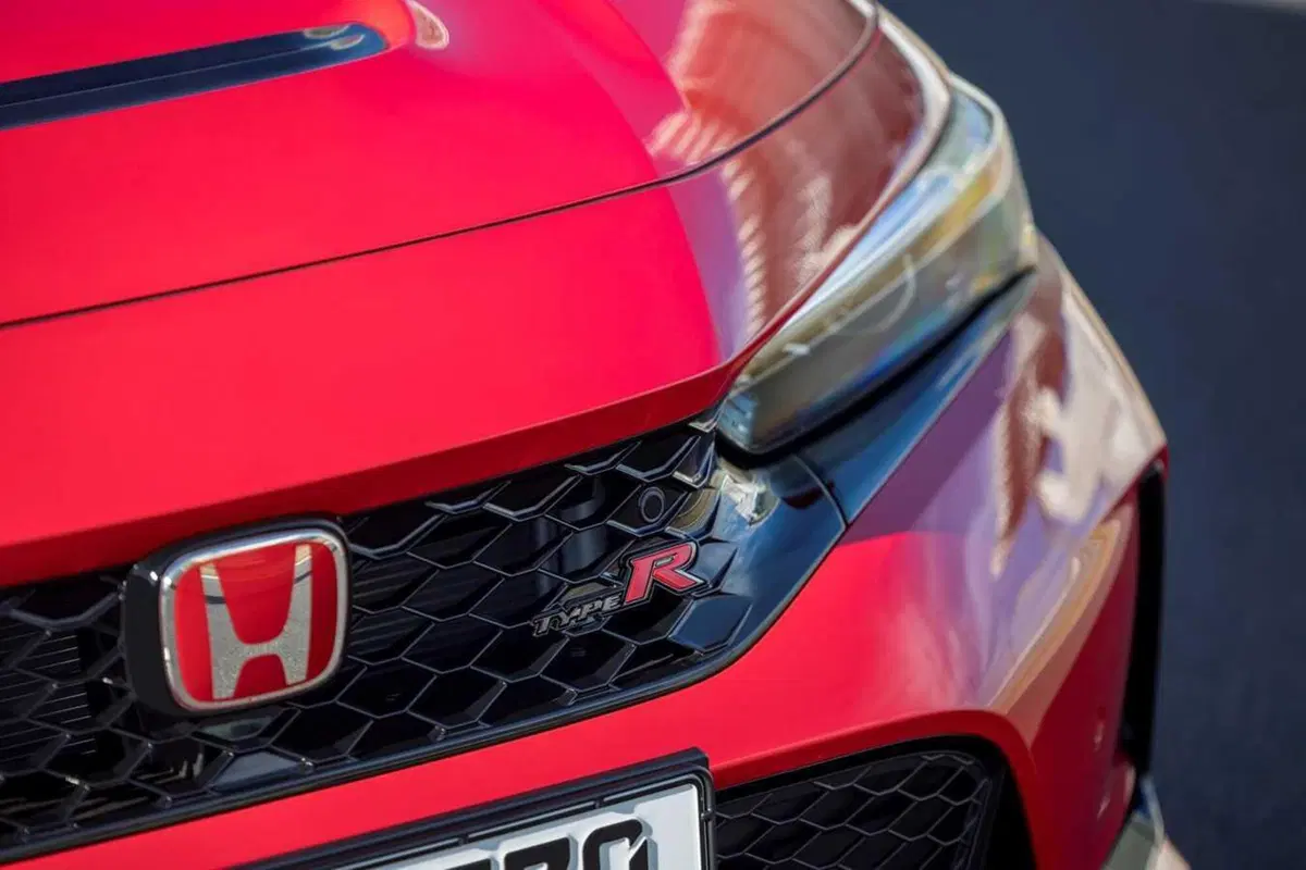 Honda Civic Type R: è la trazione anteriore più ASSURDA (4)
