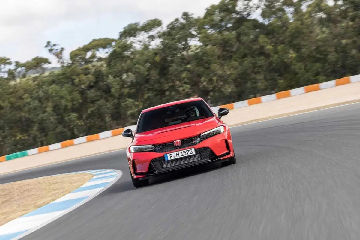 Honda Civic Type R: è la trazione anteriore più ASSURDA (5)