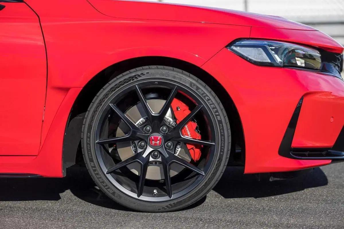 Honda Civic Type R: è la trazione anteriore più ASSURDA (6)