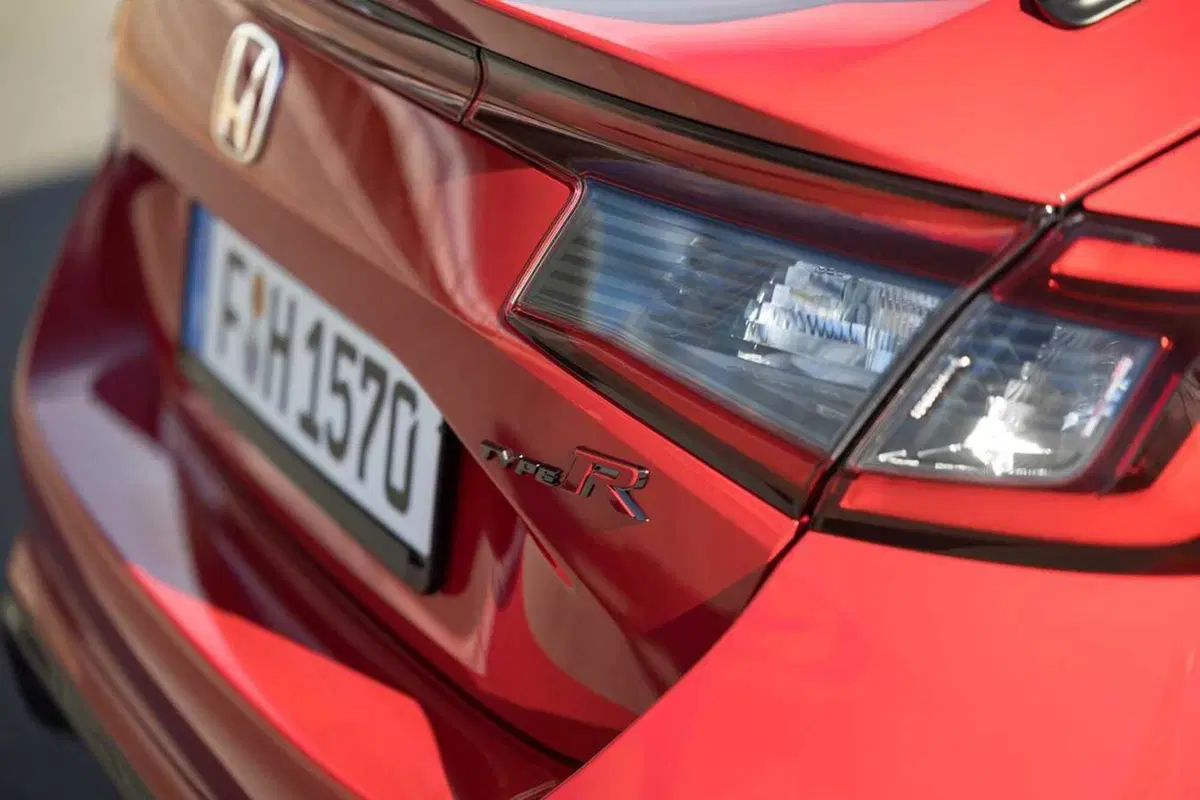 Honda Civic Type R: è la trazione anteriore più ASSURDA (7)