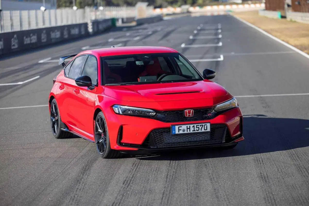 Honda Civic Type R: è la trazione anteriore più ASSURDA (11)