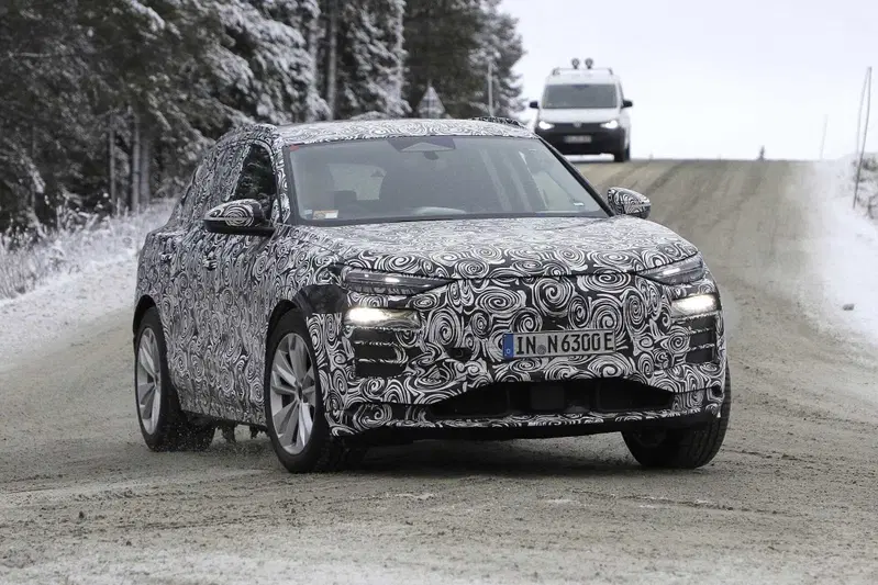 Audi Q6 E-tron: SUV e Sportback, ecco le foto spia