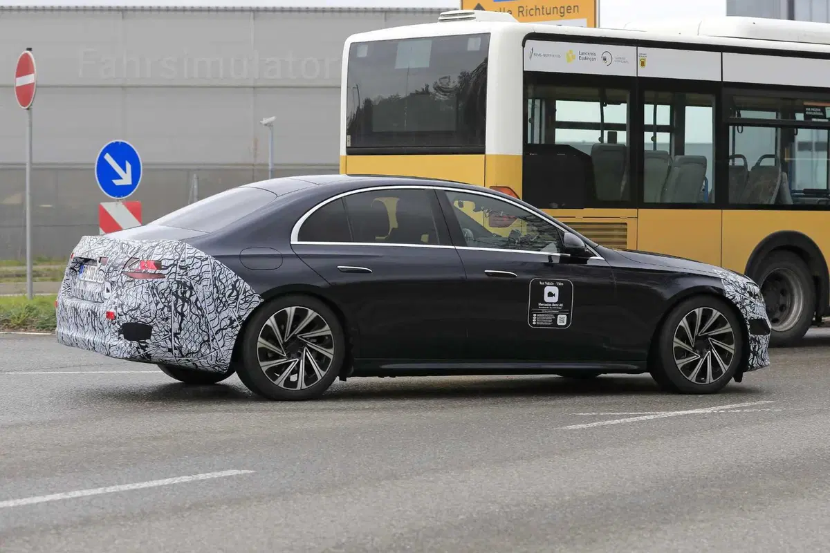 Mercedes Classe E, ecco le foto spia (8)