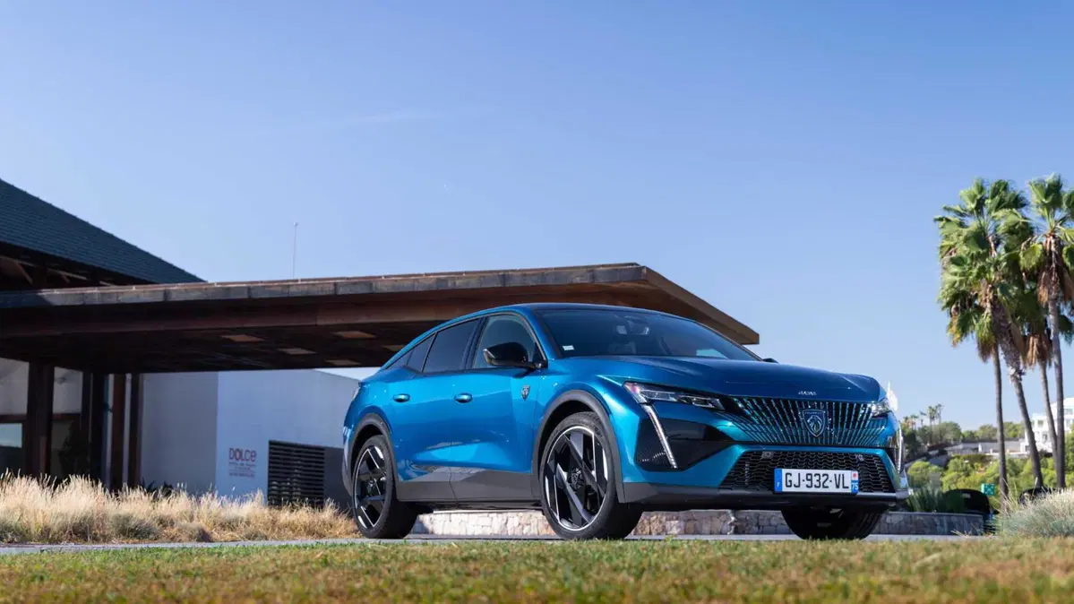 Peugeot 408 (2023), la prova della fastback più interessante del momento (2)