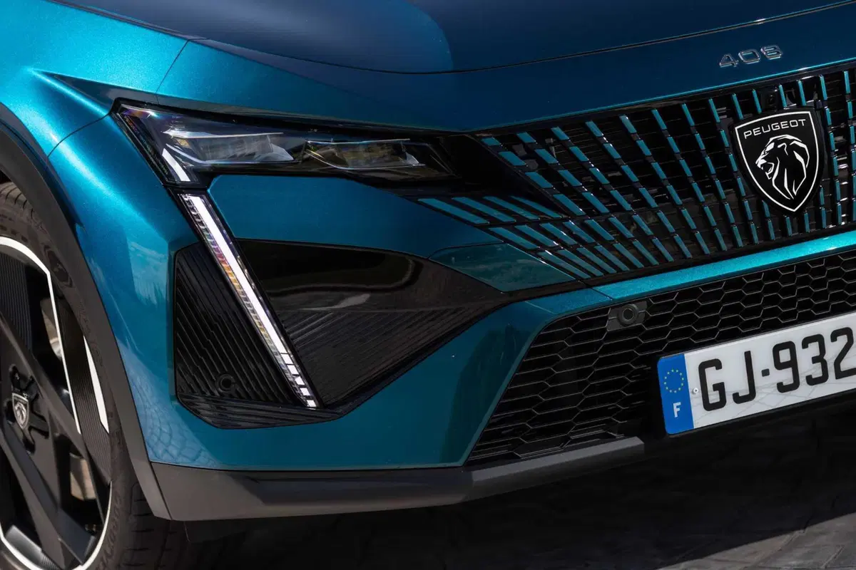 Peugeot 408 (2023), la prova della fastback più interessante del momento (6)