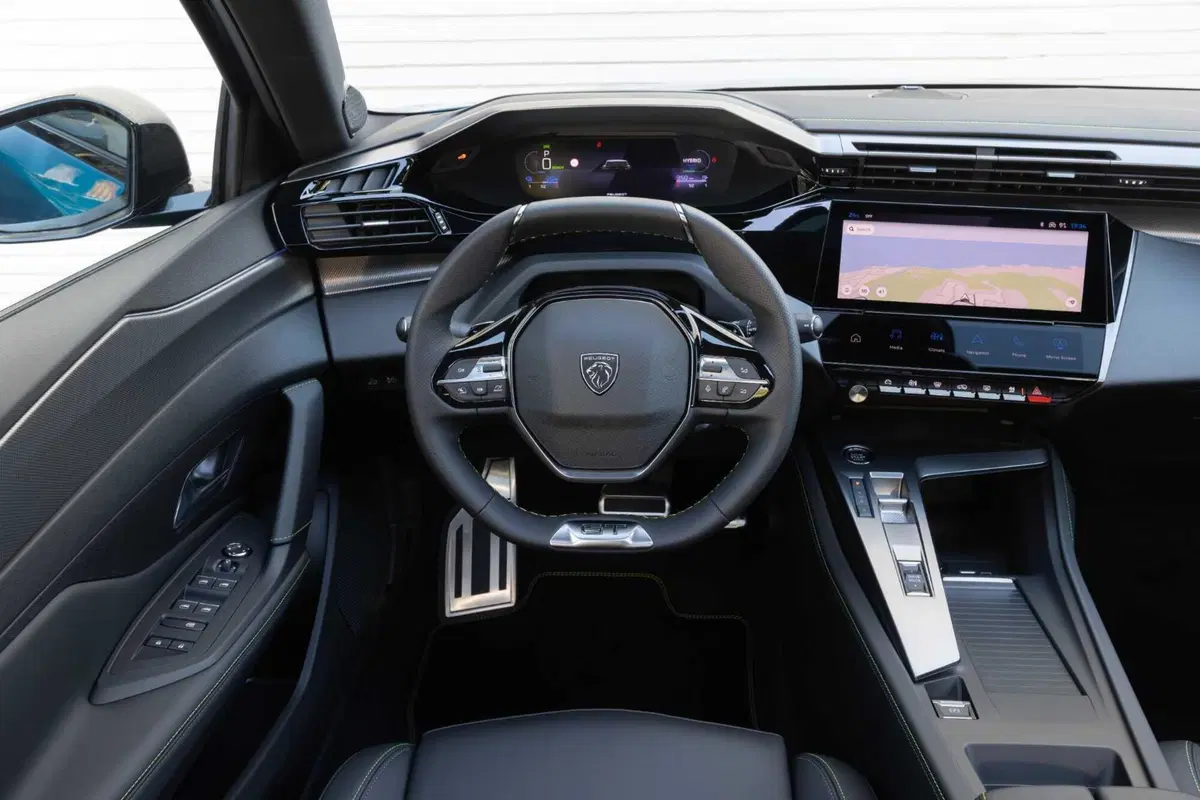 Peugeot 408 (2023), la prova della fastback più interessante del momento (8)