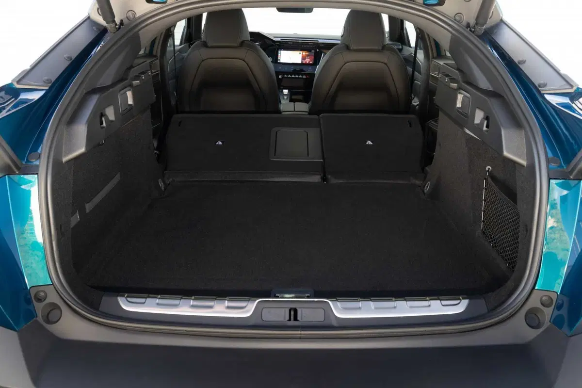 Peugeot 408 (2023), la prova della fastback più interessante del momento (13)