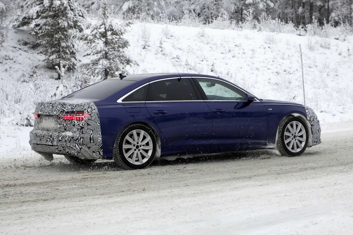 Audi A6, ecco le foto spia del nuovo Facelift (8)