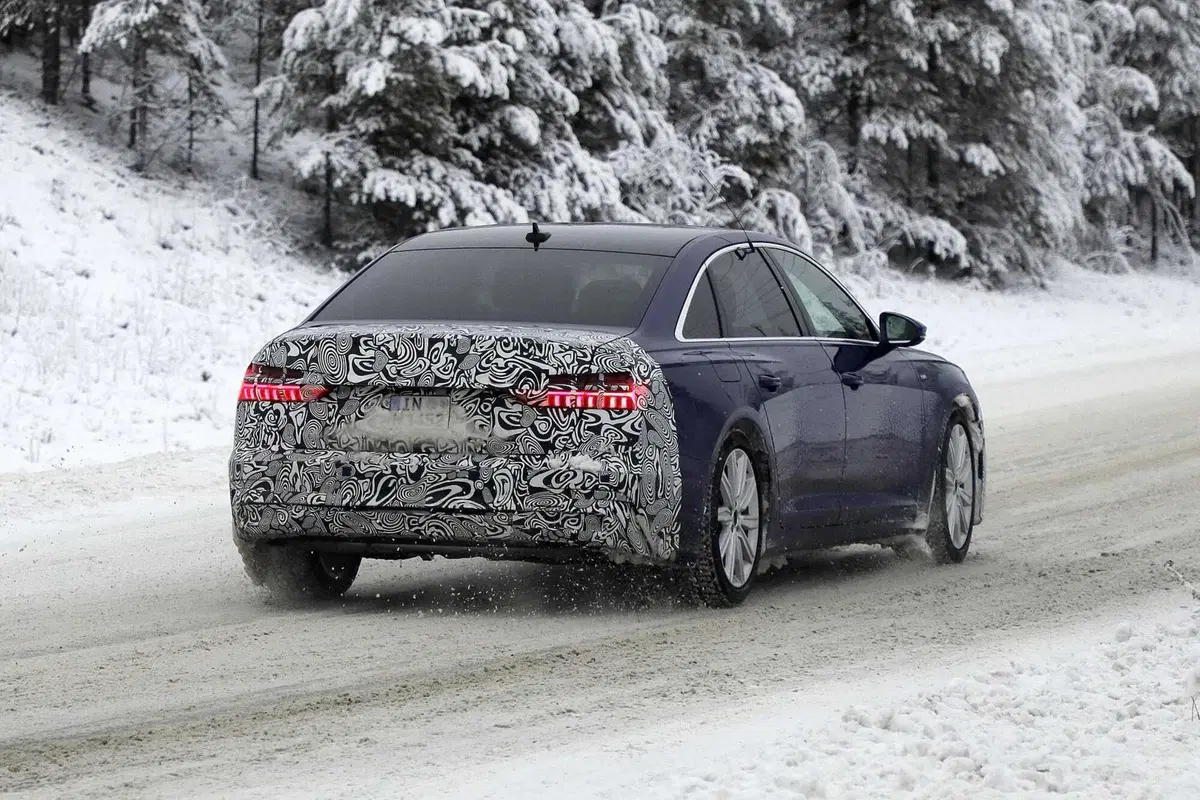 Audi A6, ecco le foto spia del nuovo Facelift (12)