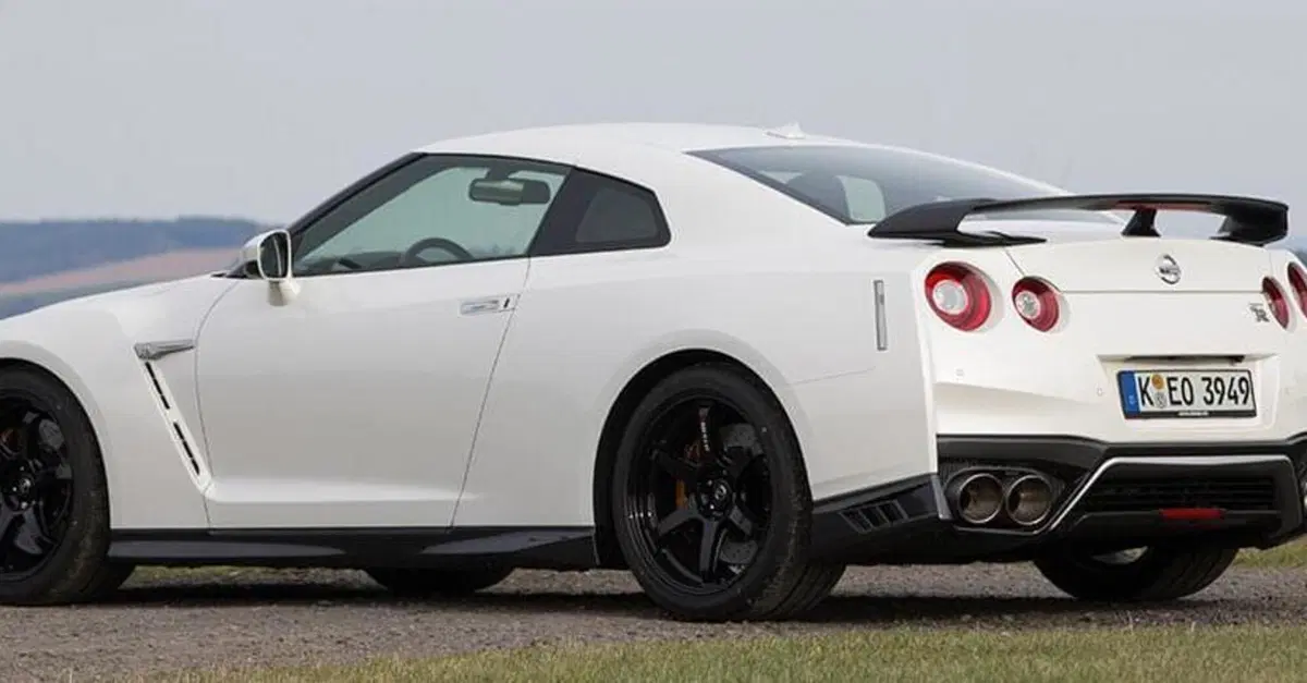Arriva l'erede della Nissan GTR: IBRIDA e NISMO