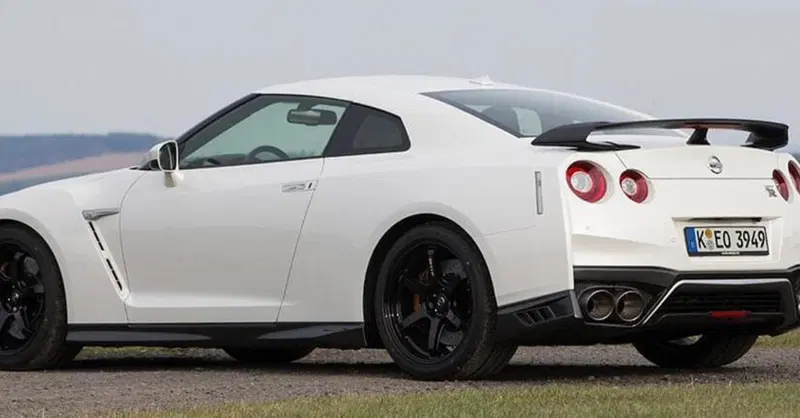 Arriva l'erede della Nissan GTR: IBRIDA e NISMO