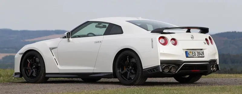 Arriva l'erede della Nissan GTR: IBRIDA e NISMO