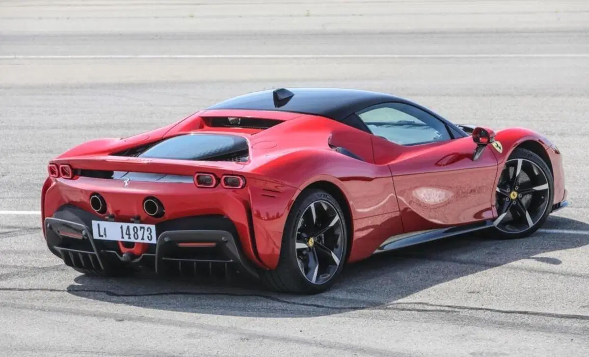 Ferrari SF90 Coupé SF90 Stradale (11)