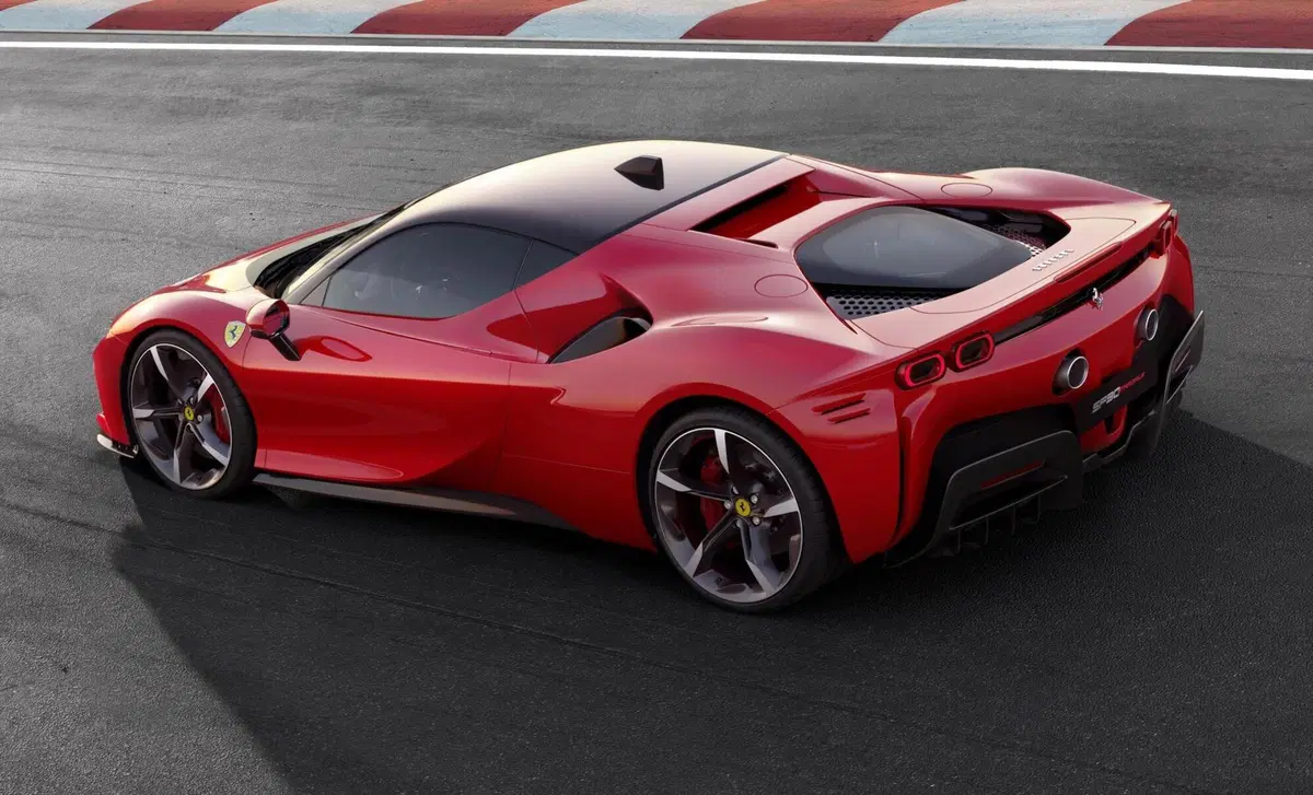 Ferrari SF90 Coupé SF90 Stradale (16)