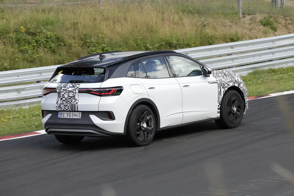 Cupra Tavascan, le foto spia (2)
