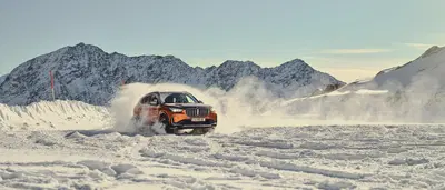 BMW iX1: come funziona un'elettrica a doppio motore sulla neve