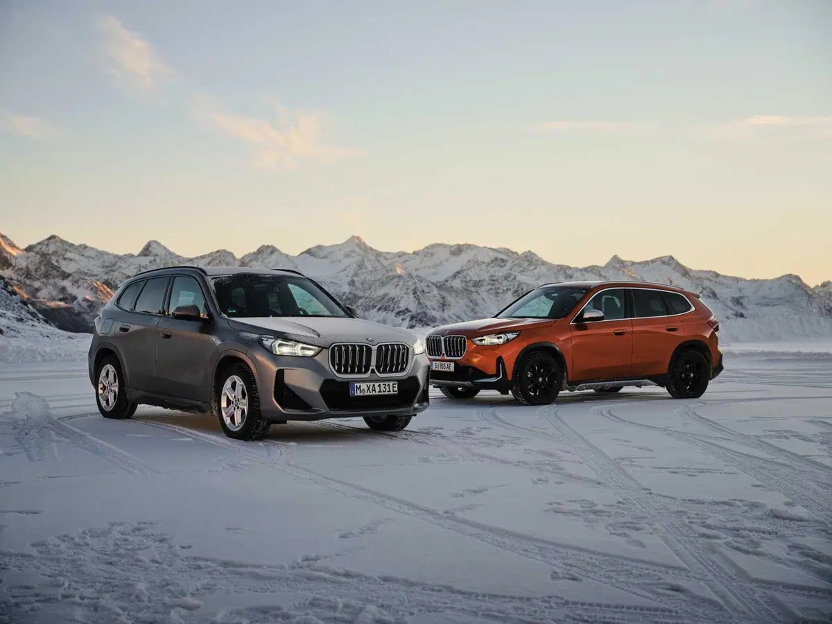 BMW iX1: come funziona una elettrica con due motori sulla neve