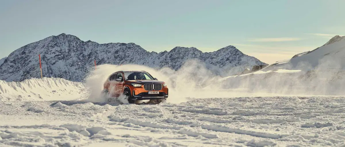 BMW iX1: come funziona una elettrica con due motori sulla neve (5)