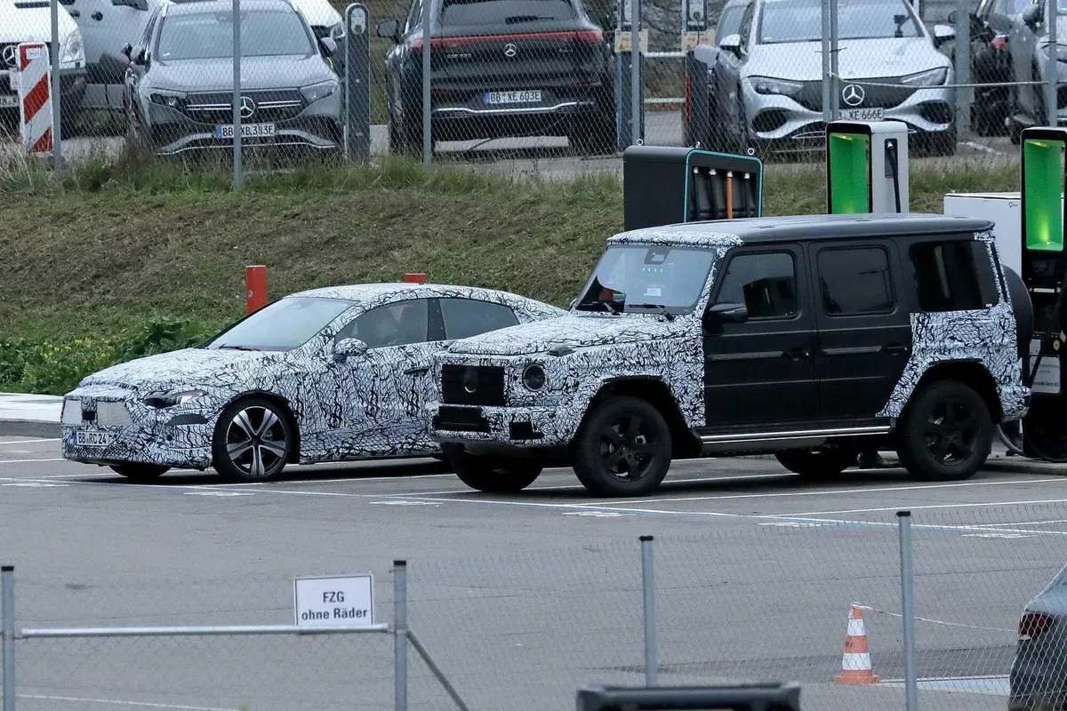 Mercedes EQA, ecco le foto spia (22)