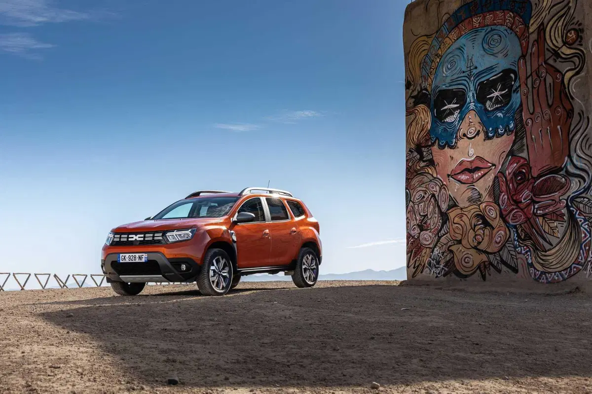 Dacia Duster 2023: sfida nel deserto di Agafay (Marocco) [VIDEO]