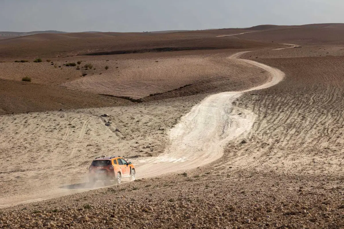 Dacia Duster 2023: sfida nel deserto di Agafay (Marocco) [VIDEO] (4)