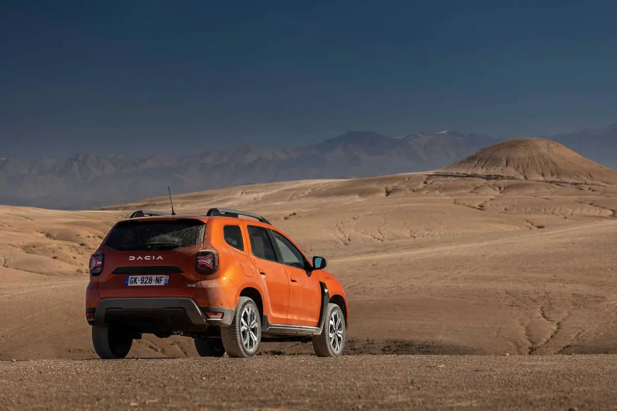 Dacia Duster 2023: sfida nel deserto di Agafay (Marocco) [VIDEO] (6)