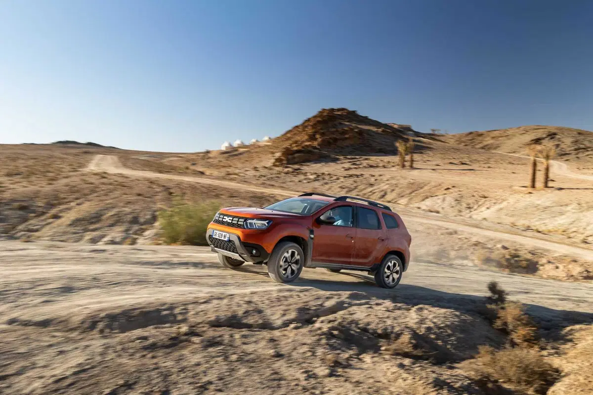 Dacia Duster 2023: sfida nel deserto di Agafay (Marocco) [VIDEO] (9)