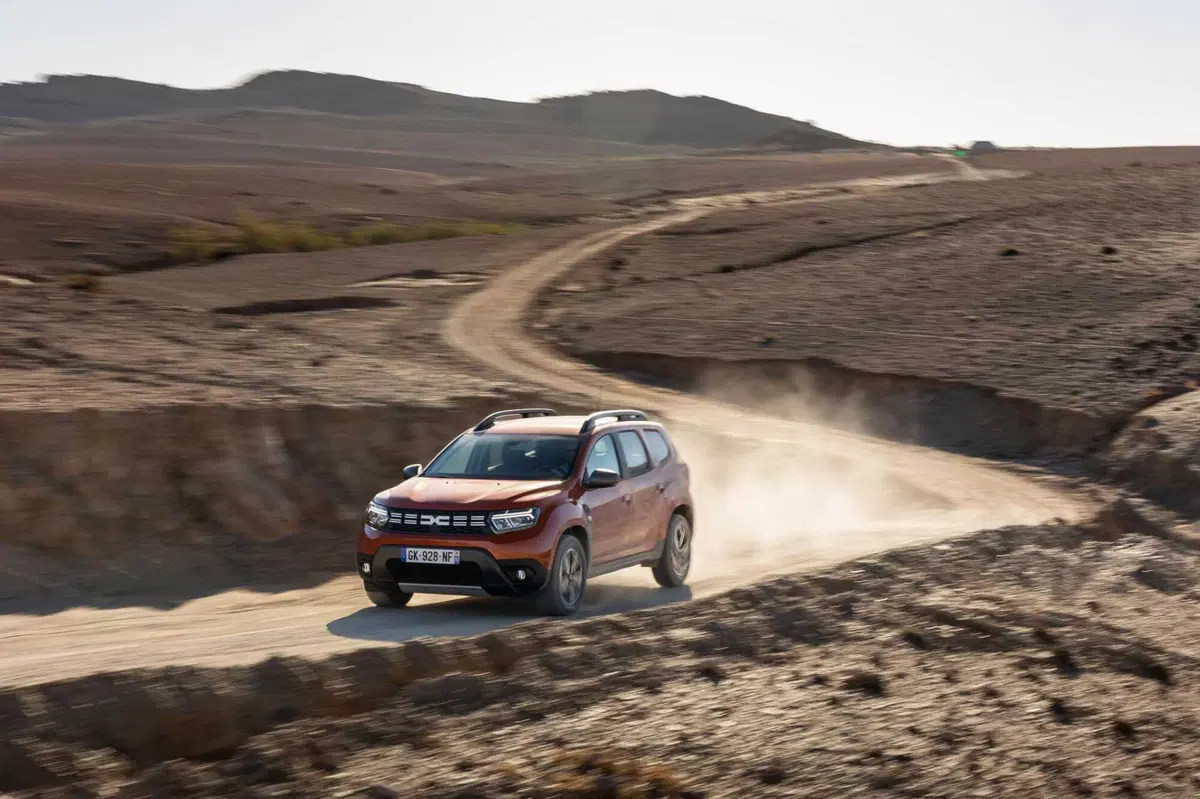 Dacia Duster 2023: sfida nel deserto di Agafay (Marocco) [VIDEO] (10)