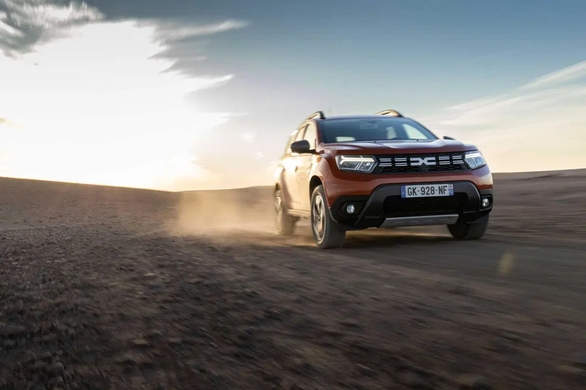 Dacia Duster 2023: sfida nel deserto di Agafay (Marocco) [VIDEO] (11)