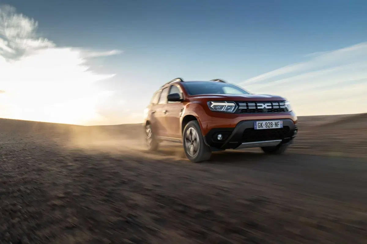 Dacia Duster 2023: sfida nel deserto di Agafay (Marocco) [VIDEO] (12)
