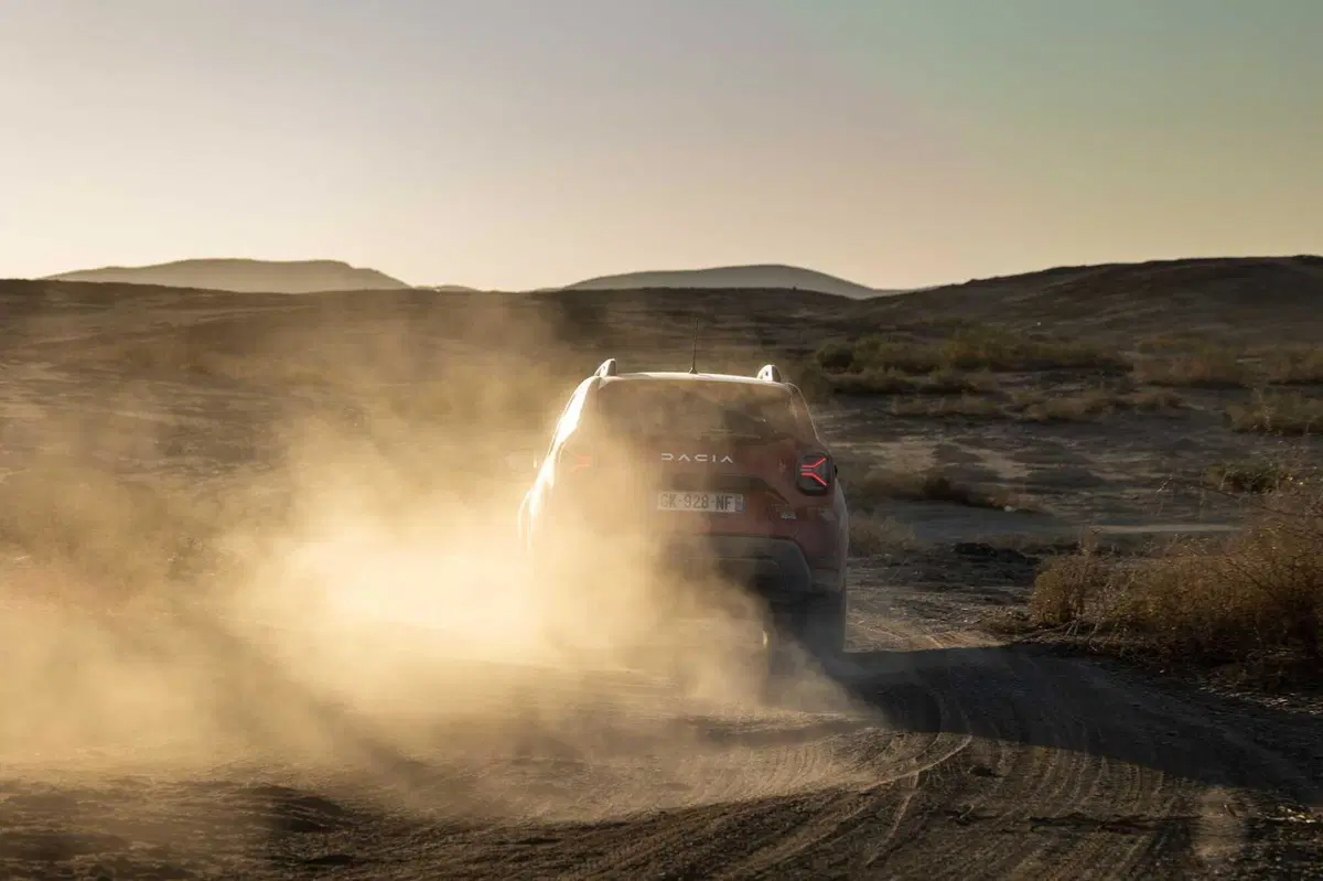 Dacia Duster 2023: sfida nel deserto di Agafay (Marocco) [VIDEO] (24)