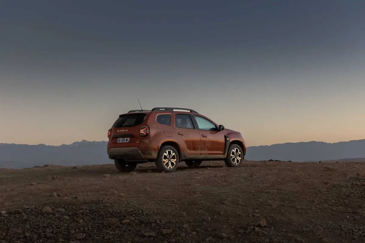 Dacia Duster 2023: sfida nel deserto di Agafay (Marocco) [VIDEO] (35)