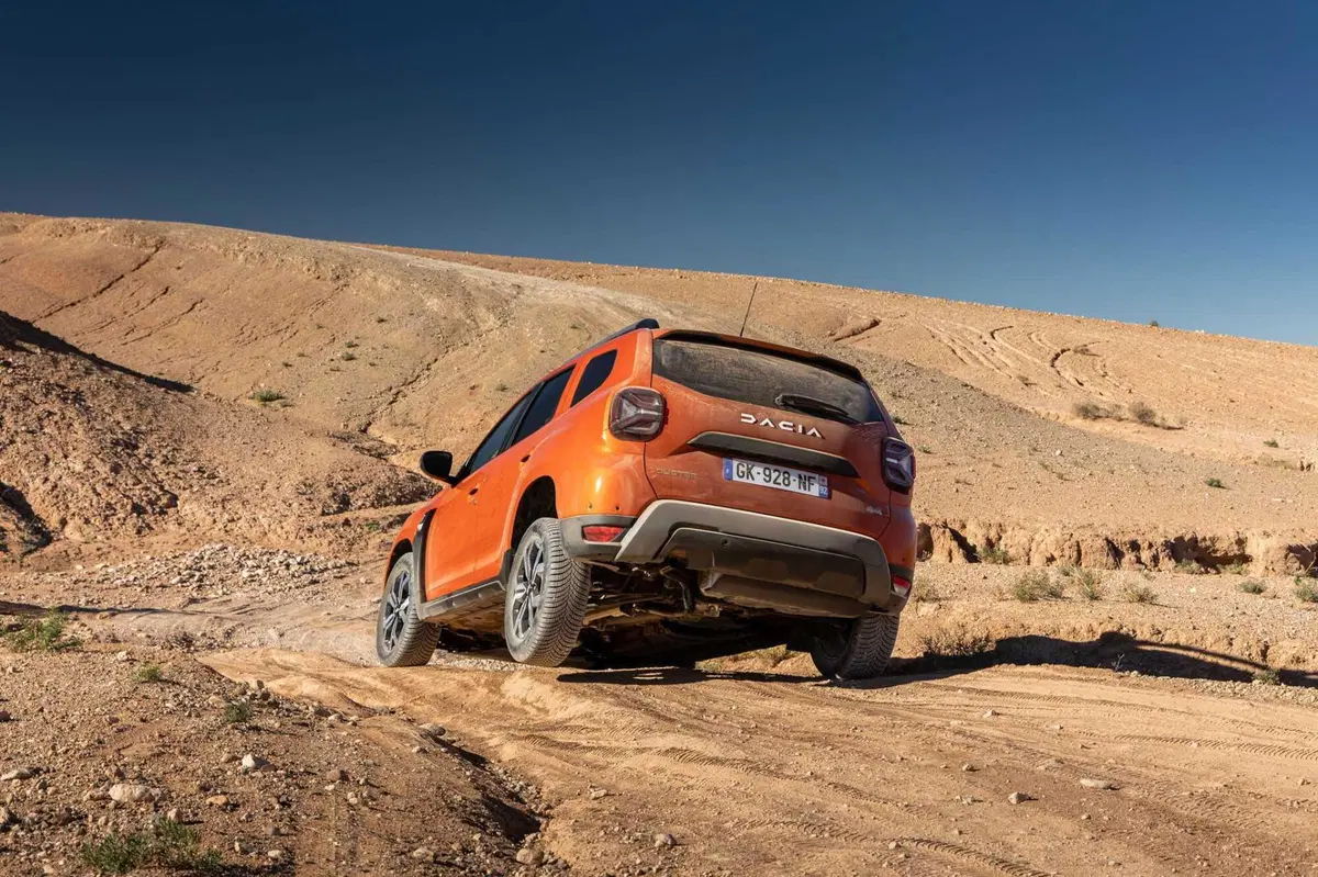 Dacia Duster 2023: sfida nel deserto di Agafay (Marocco) [VIDEO] (38)