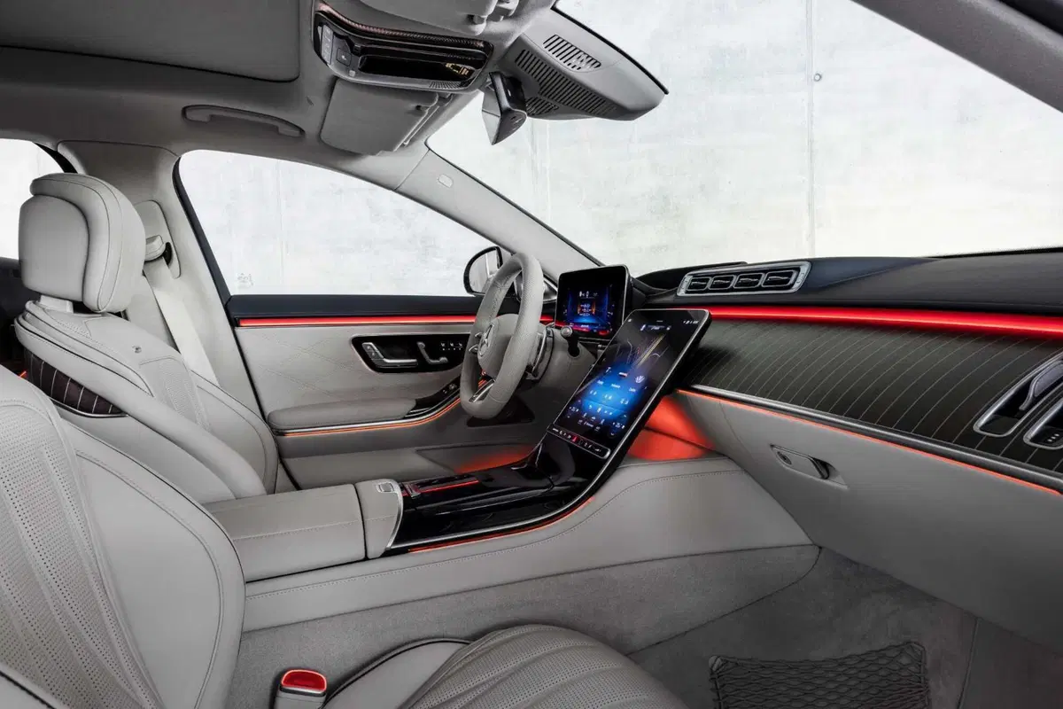 Mercedes-AMG S 63 E-Performance: 802 CV di super-lusso, ibrido plug-in (16)