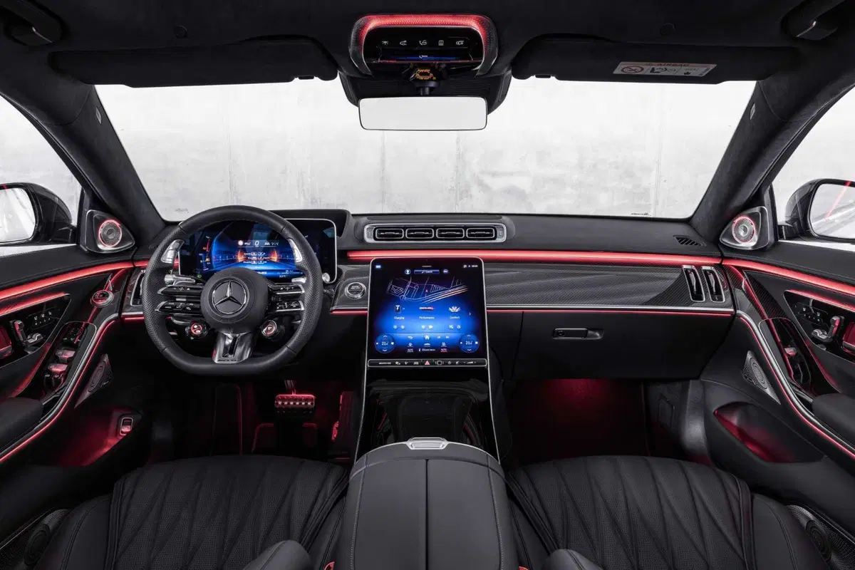 Mercedes-AMG S 63 E-Performance: 802 CV di super-lusso, ibrido plug-in (28)