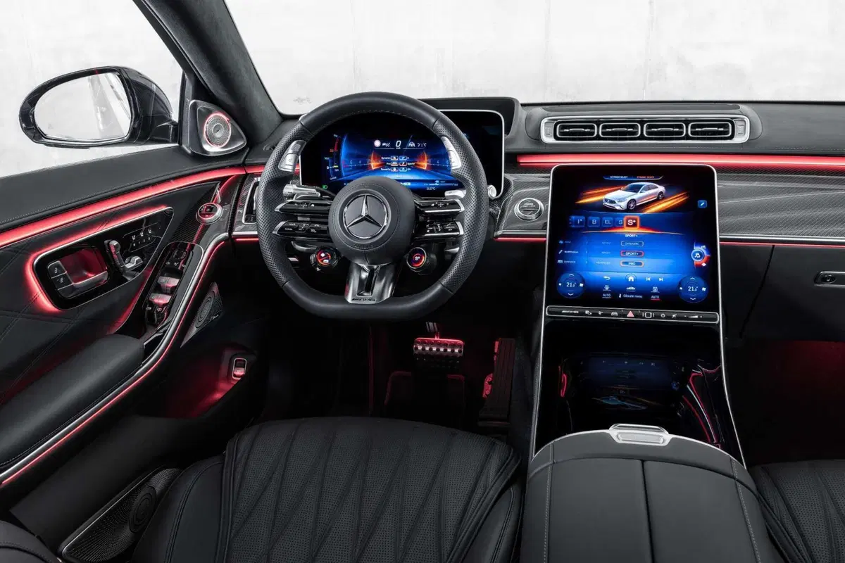 Mercedes-AMG S 63 E-Performance: 802 CV di super-lusso, ibrido plug-in (29)
