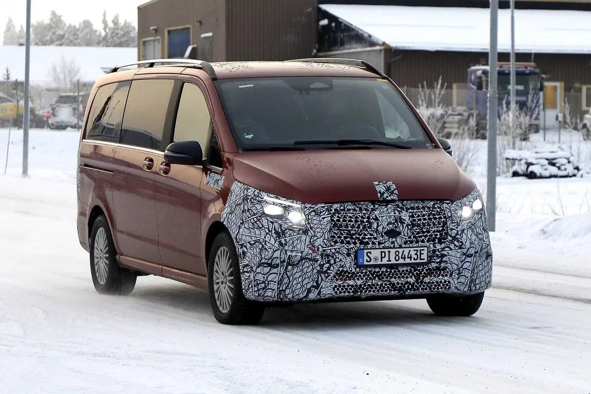 Mercedes EQV, ecco le foto spia del nuovo Facelift (2)