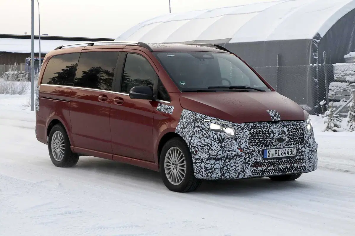 Mercedes EQV, ecco le foto spia del nuovo Facelift (3)