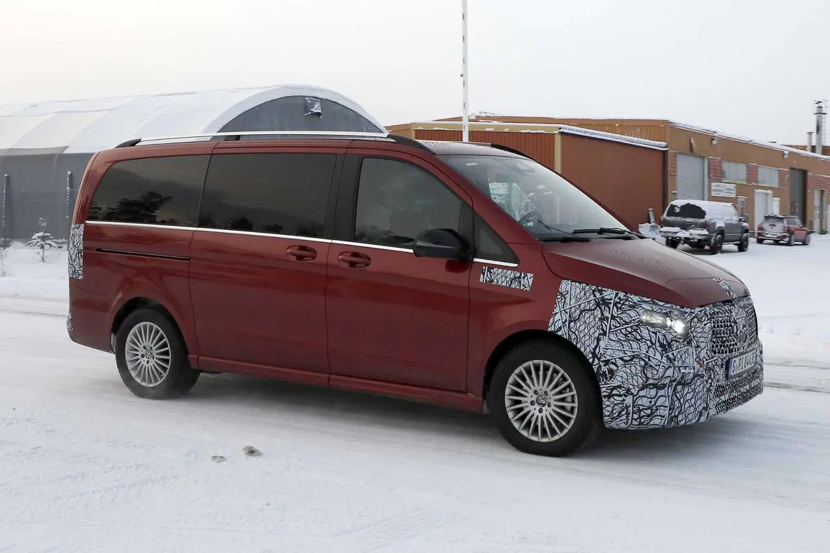 Mercedes EQV, ecco le foto spia del nuovo Facelift (5)