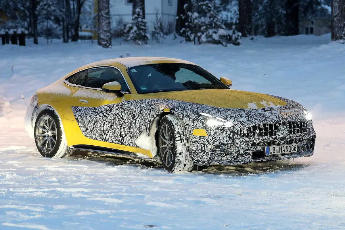 Nuova Mercedes AMG GT, ecco le foto spia (5)