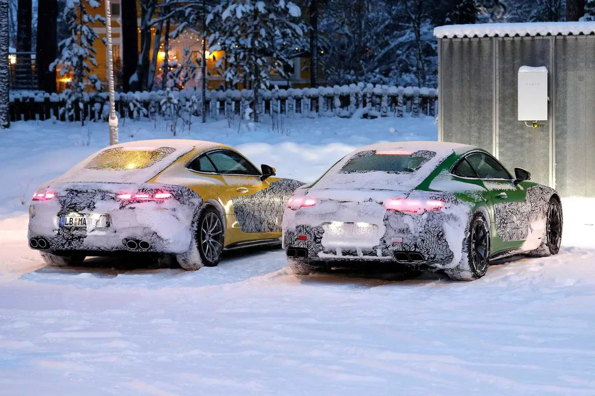 Nuova Mercedes AMG GT, ecco le foto spia (19)