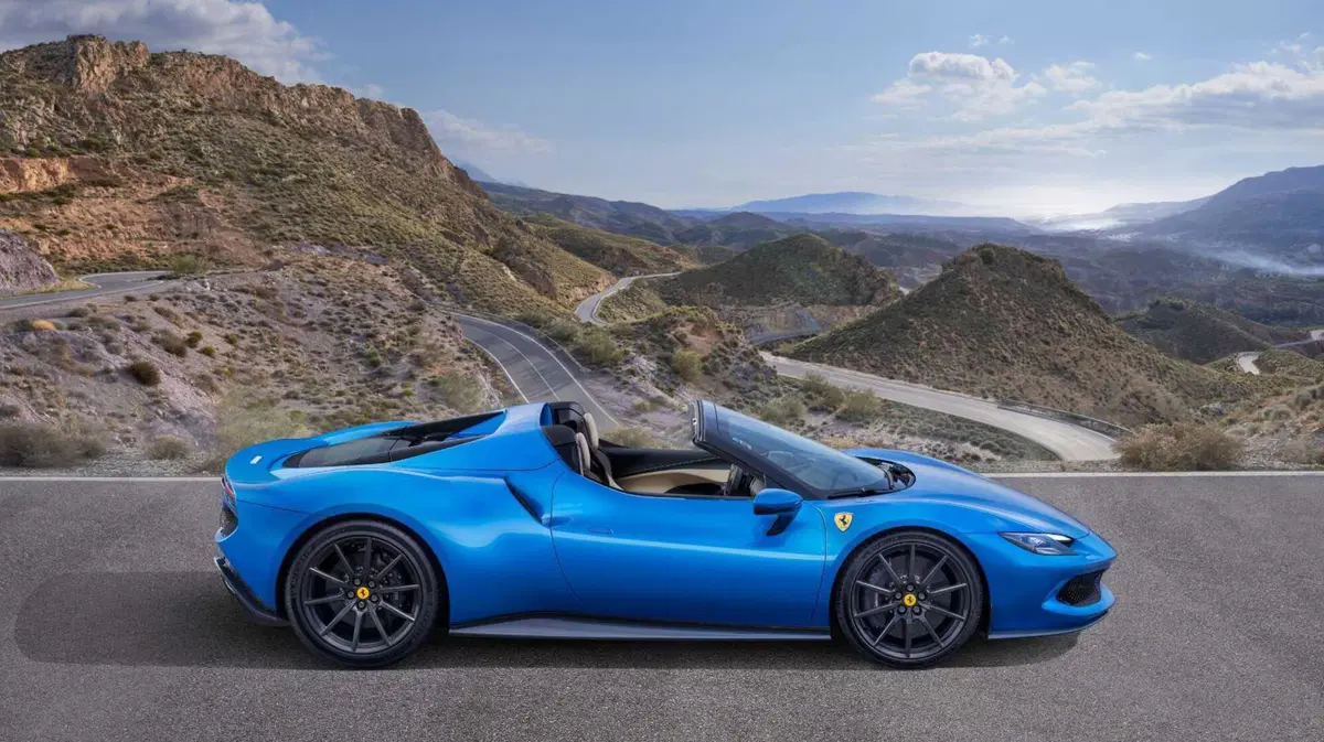Ferrari 296 Spider (2022-->>) (3)