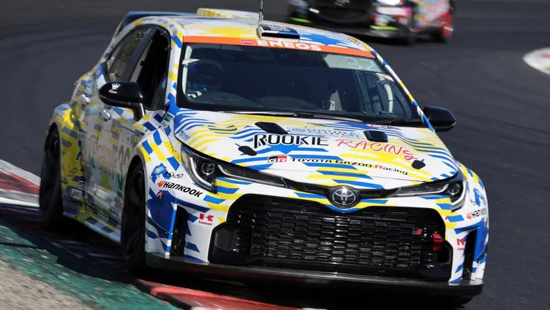 Toyota corre forte con l'idrogeno nel motore termico nella Corolla GR H2  