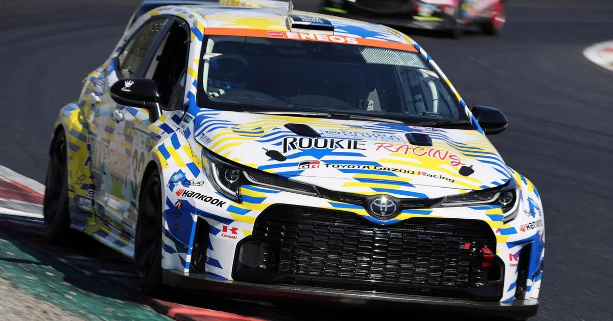 Toyota corre forte con l'idrogeno nel motore termico nella Corolla GR H2  