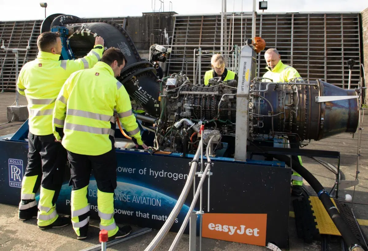 Idrogeno green per i motori jet di Rolls Royce e gli aerei di linea di easyJet (8)