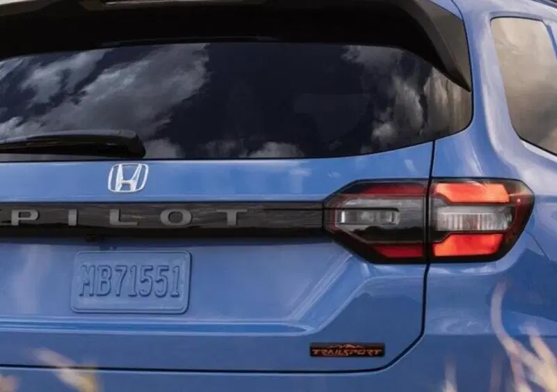 Honda Pilot TrailSport targa "fantasma"