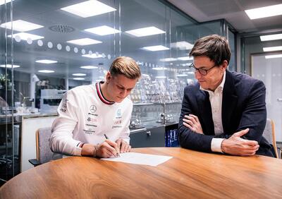 F1: Mick Schumacher si separa ufficialmente dalla Ferrari e diventa pilota di riserva della Mercedes