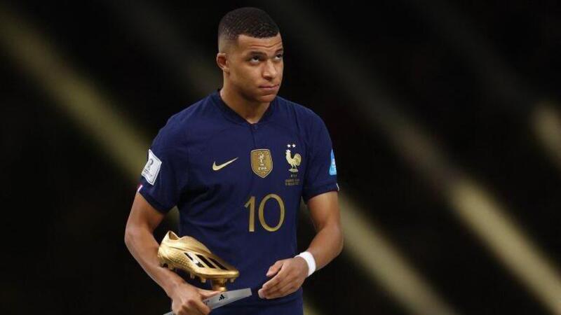 Mondiali di Calcio Qatar: adesso Kylian Mbapp&eacute; ha il tempo per prendere la patente